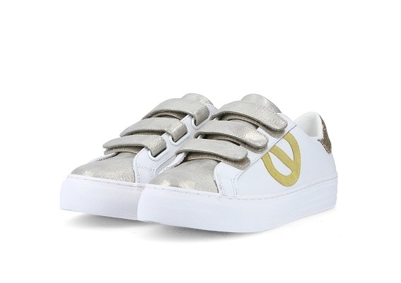 No name 109€