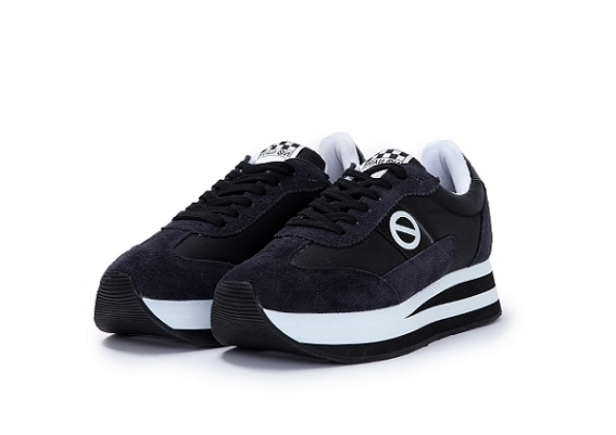 No name 119€