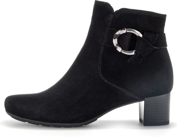 Gabor 135€